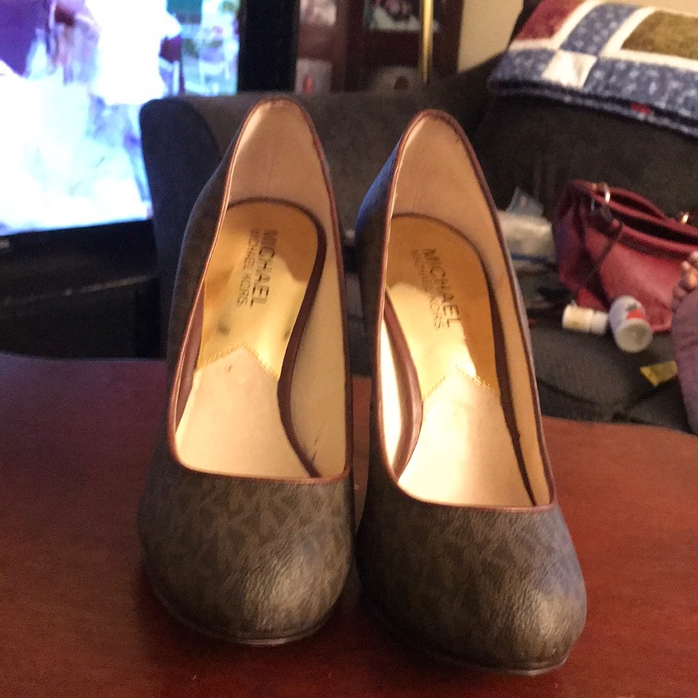 Signature Michael kors heels